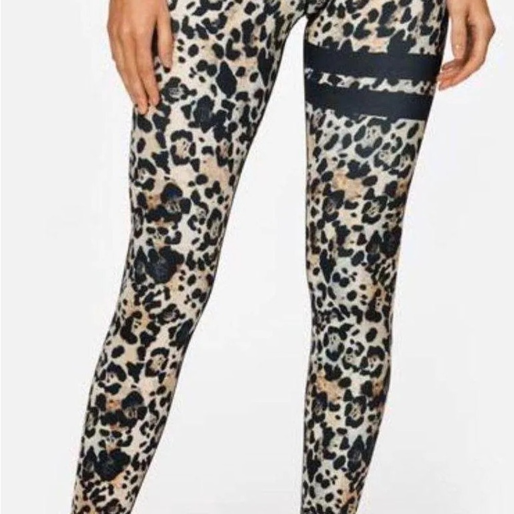 Leopard Print Sports Bra and leggings SET - Picture 7 of 9